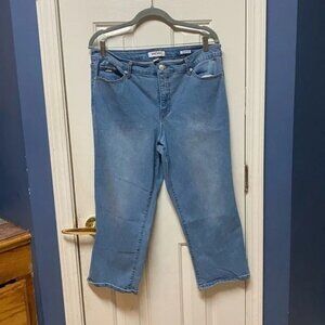 Nine West Chrystie Capri size 14 Jeans Light Wash High Waist Women’s Ankle pants